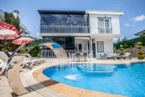 Ölüdeniz Ovacık Bölgesinde 3 yatak odalı Villa